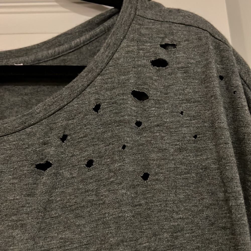 Express Distressed Tee - Picture 3 of 8